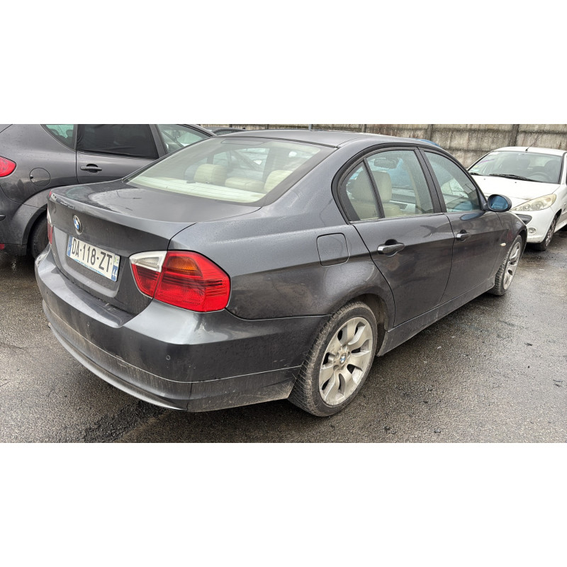 BMW SERIE 3 E90 PHASE 1 320d 2.0D - 16V TURBO Photo n°16