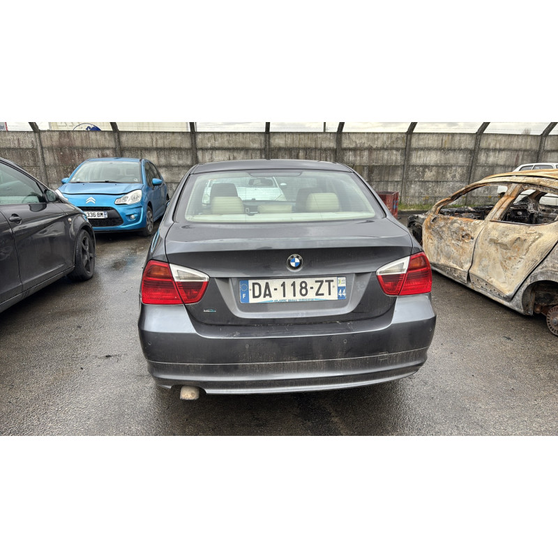 BMW SERIE 3 E90 PHASE 1 320d 2.0D - 16V TURBO Photo n°17