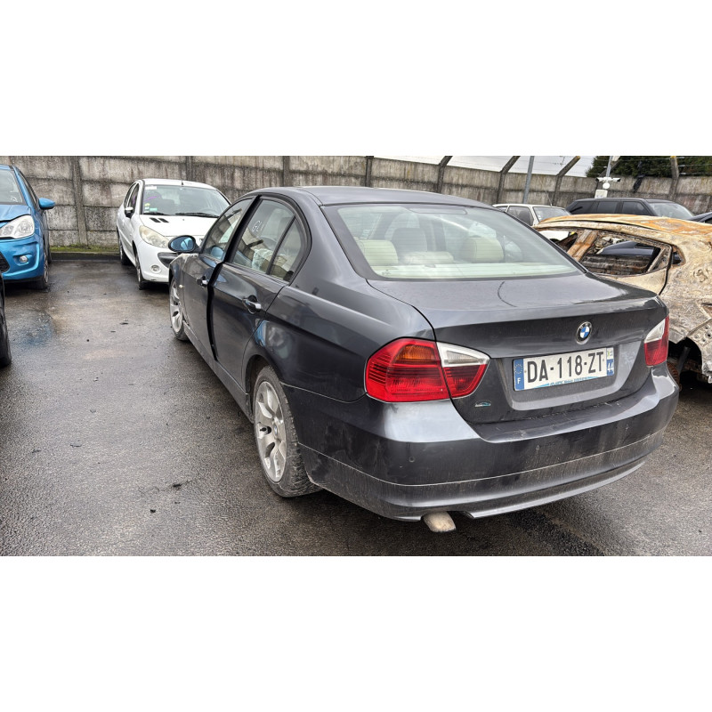 BMW SERIE 3 E90 PHASE 1 320d 2.0D - 16V TURBO Photo n°18