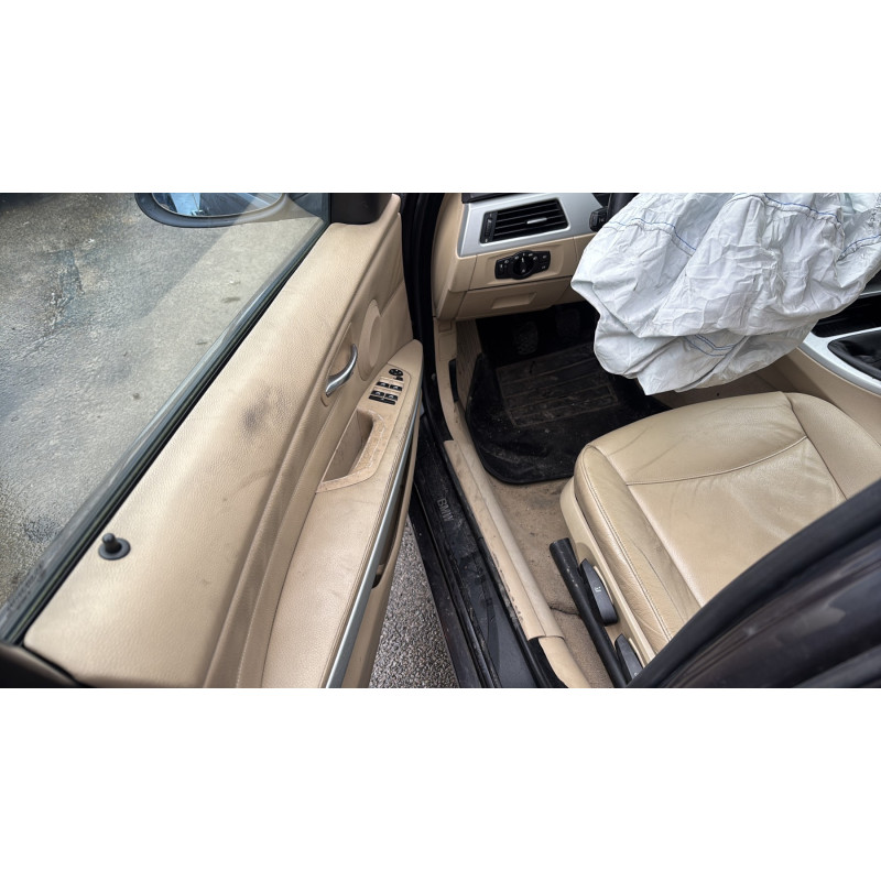 BMW SERIE 3 E90 PHASE 1 320d 2.0D - 16V TURBO Photo n°20