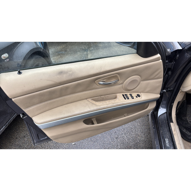 BMW SERIE 3 E90 PHASE 1 320d 2.0D - 16V TURBO Photo n°21