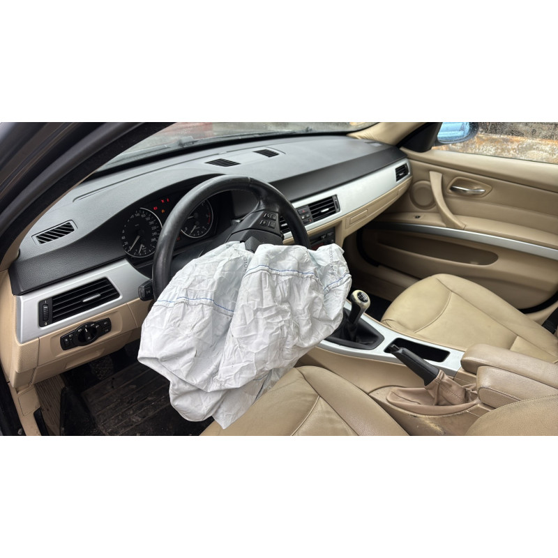 BMW SERIE 3 E90 PHASE 1 320d 2.0D - 16V TURBO Photo n°22