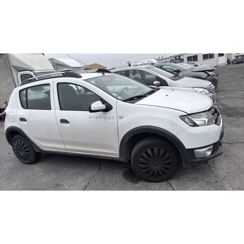 DACIA SANDERO 2 PHASE 1 0.9i - 12V TURBO TCE 90 Photo n°11