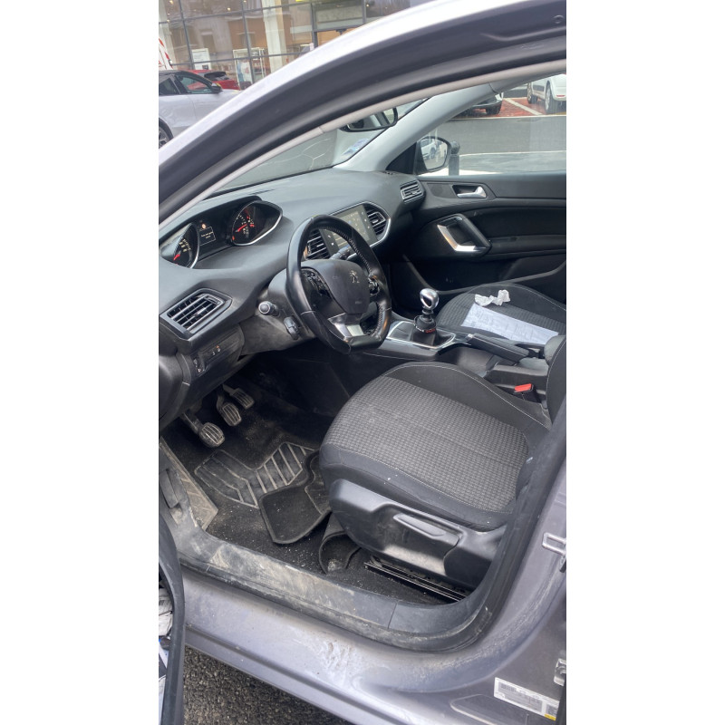 PEUGEOT 308 2 SW PHASE 2 BREAK 1.5 BLUE HDI - 16V TURBO Photo n°8
