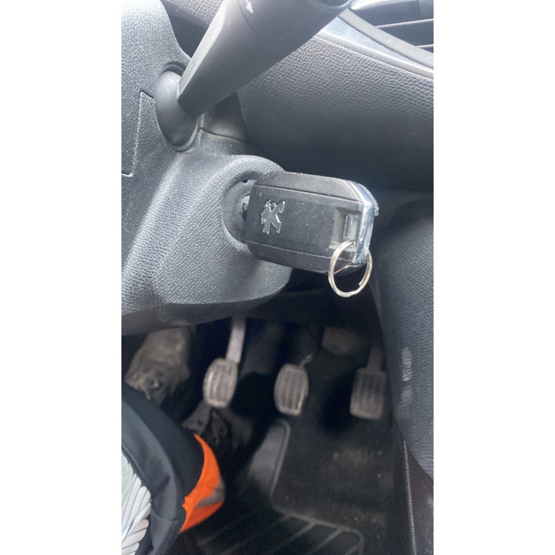 PEUGEOT 308 2 SW PHASE 2 BREAK 1.5 BLUE HDI - 16V TURBO Photo n°12
