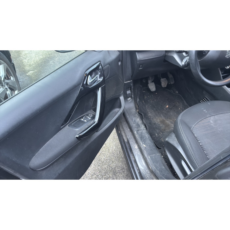 PEUGEOT 208 1 PHASE 2 1.6 BLUE HDI - 8V TURBO Photo n°16