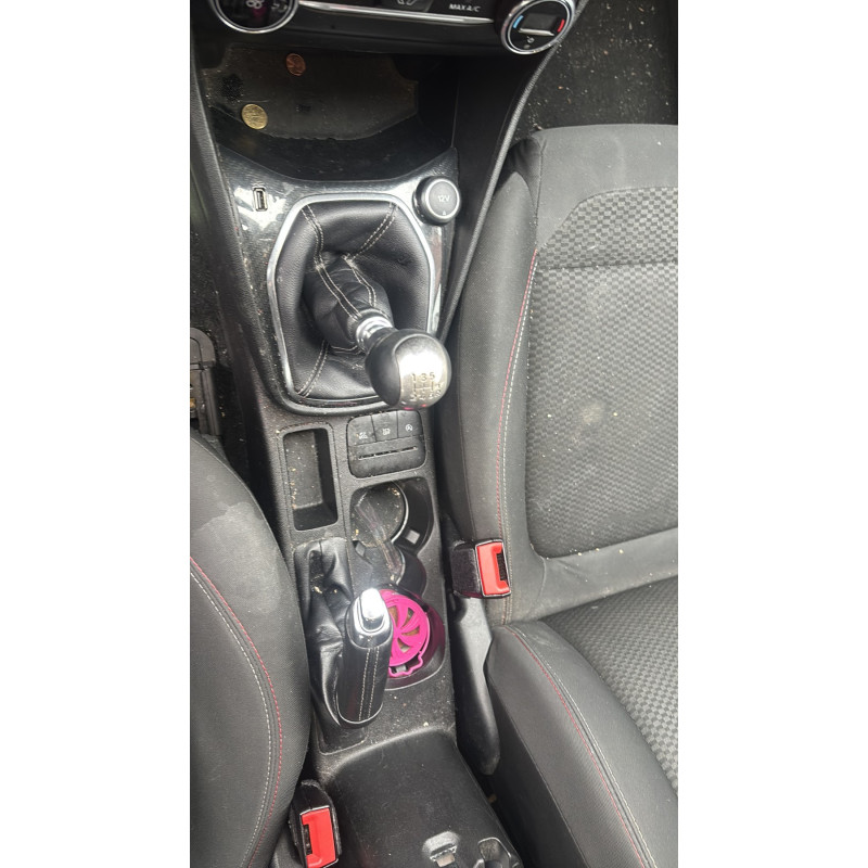 FORD FIESTA 7 PHASE 1 1.0i - 12V TURBO Photo n°21