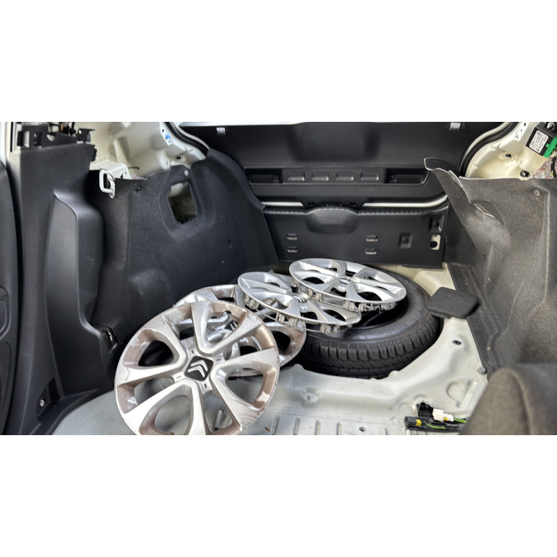 CITROEN C3 3 PHASE 1 1.2 VTI - 12V Photo n°6
