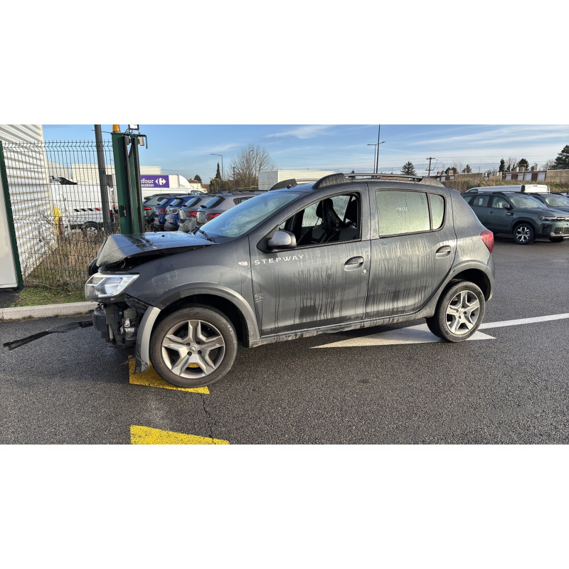 DACIA SANDERO 2 PHASE 2 0.9i - 12V TURBO TCE 90 Photo n°3