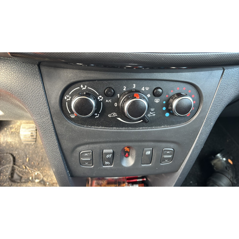 DACIA SANDERO 2 PHASE 2 0.9i - 12V TURBO TCE 90 Photo n°8