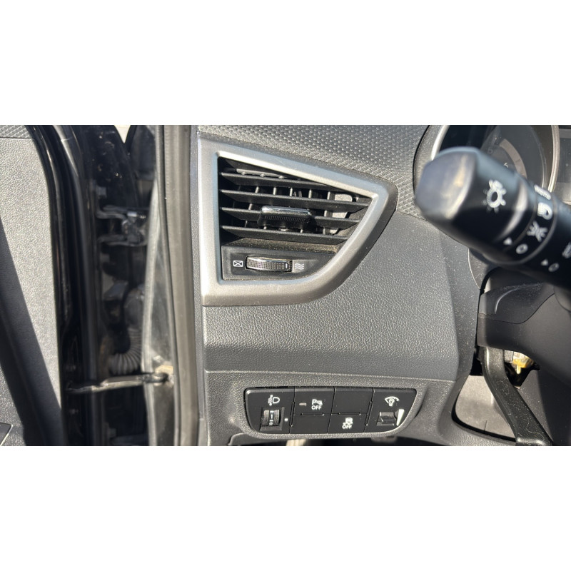 HYUNDAI VELOSTER COUPE 1.6 GDI - 16V Photo n°18