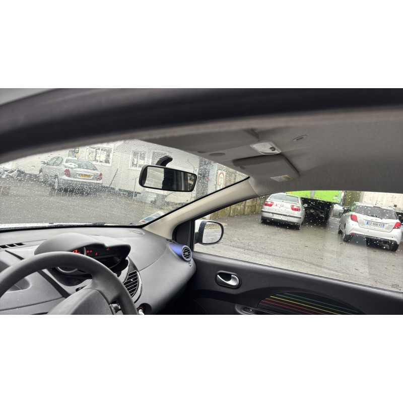 RENAULT TWINGO 2 PHASE 2 1.2i - 16V Photo n°16