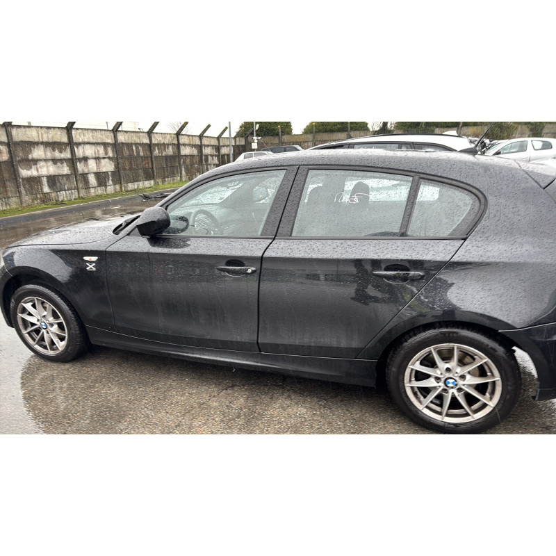 BMW SERIE 1 E87 PHASE 2 116d 2.0D - 16V TURBO Photo n°8