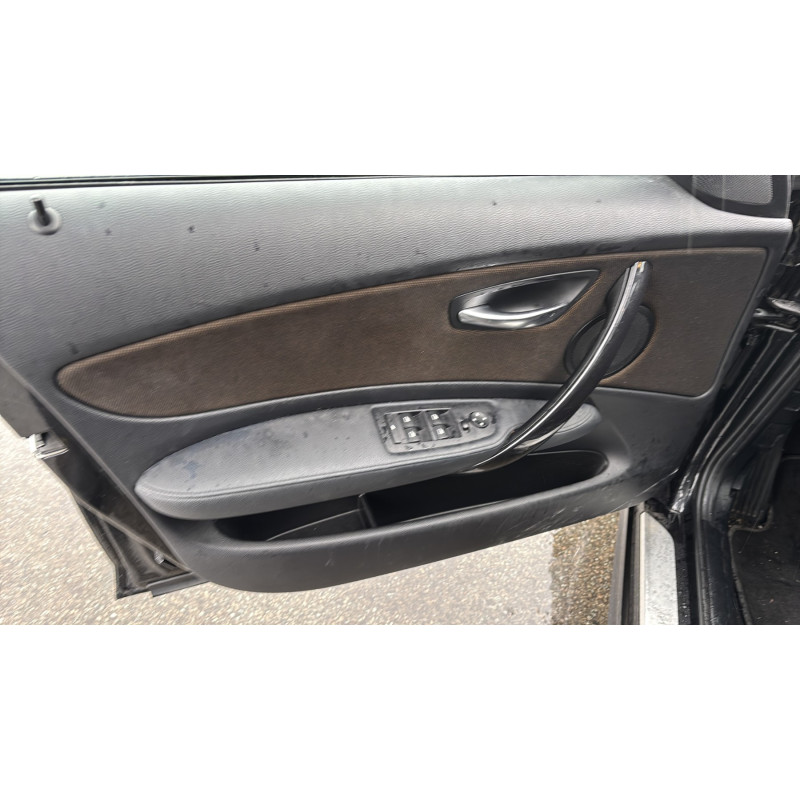 BMW SERIE 1 E87 PHASE 2 116d 2.0D - 16V TURBO Photo n°10