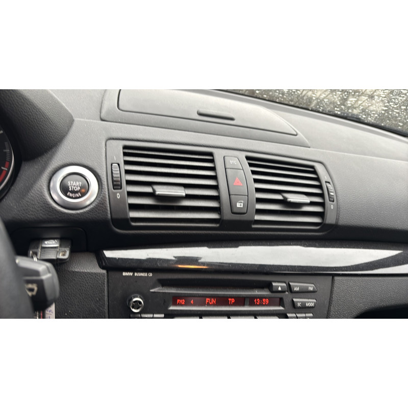 BMW SERIE 1 E87 PHASE 2 116d 2.0D - 16V TURBO Photo n°19