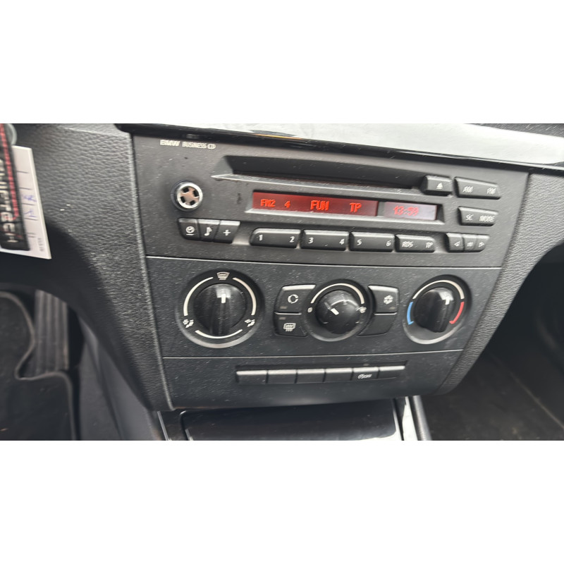 BMW SERIE 1 E87 PHASE 2 116d 2.0D - 16V TURBO Photo n°20