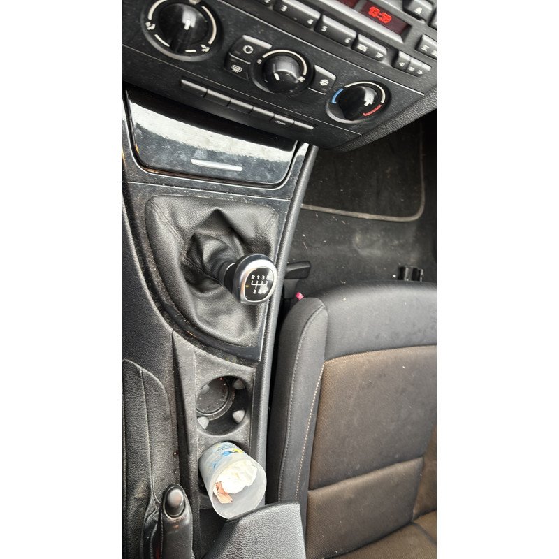 BMW SERIE 1 E87 PHASE 2 116d 2.0D - 16V TURBO Photo n°21