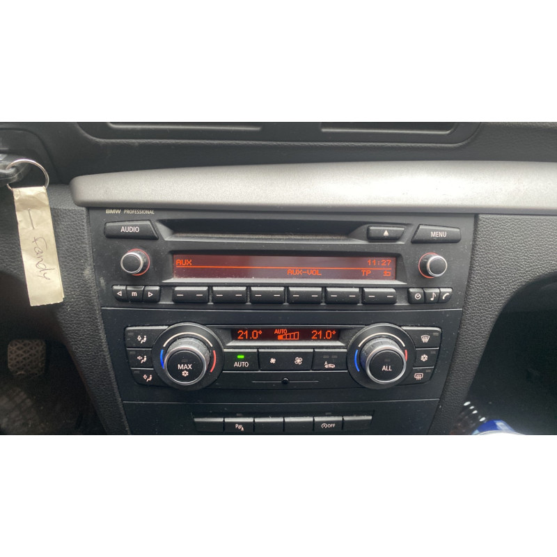 BMW SERIE 1 E87 PHASE 2 116d 2.0D - 16V TURBO Photo n°9