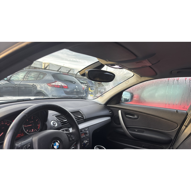 BMW SERIE 1 E87 PHASE 2 116d 2.0D - 16V TURBO Photo n°18