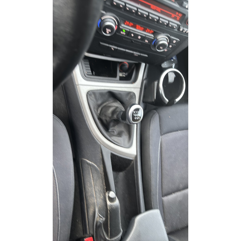 BMW SERIE 1 E87 PHASE 2 116d 2.0D - 16V TURBO Photo n°21