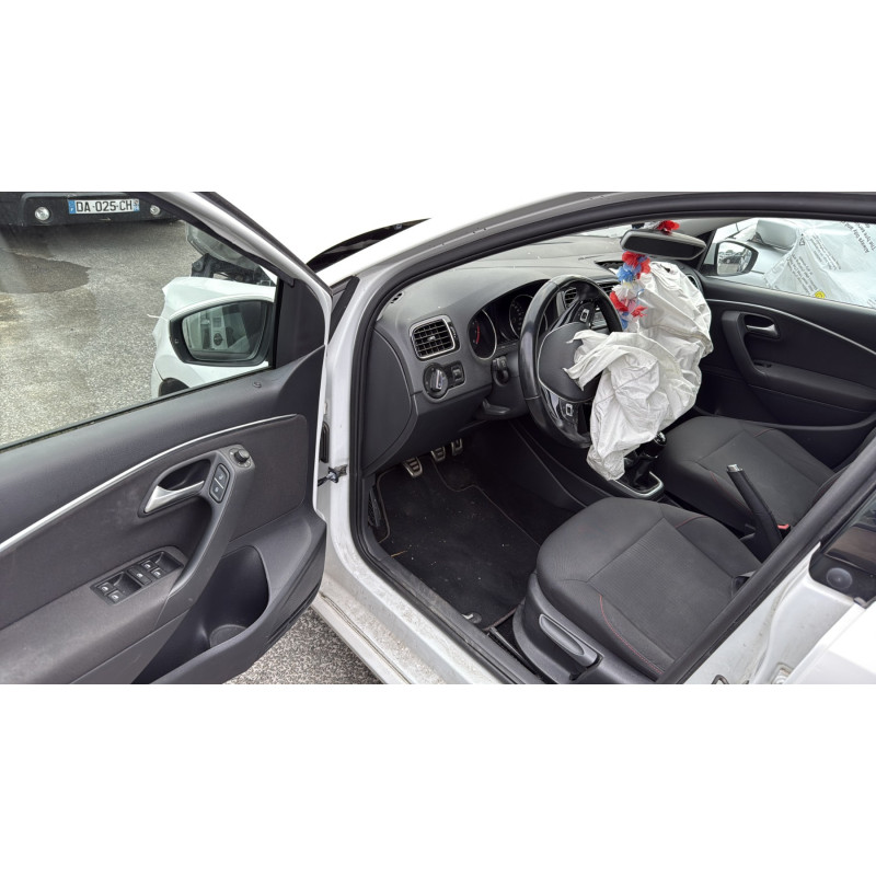 VOLKSWAGEN POLO 5 PHASE 2 1.2 TSI - 16V TURBO Photo n°12