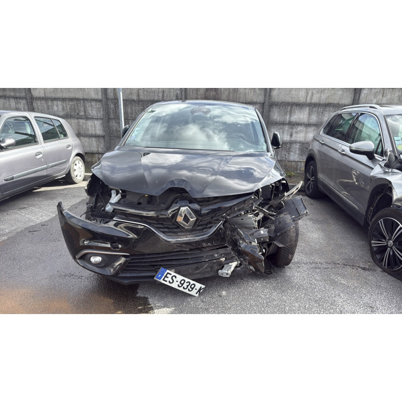 RENAULT SCENIC 4 1.2i - 16V TURBO TCE 130 Photo n°8
