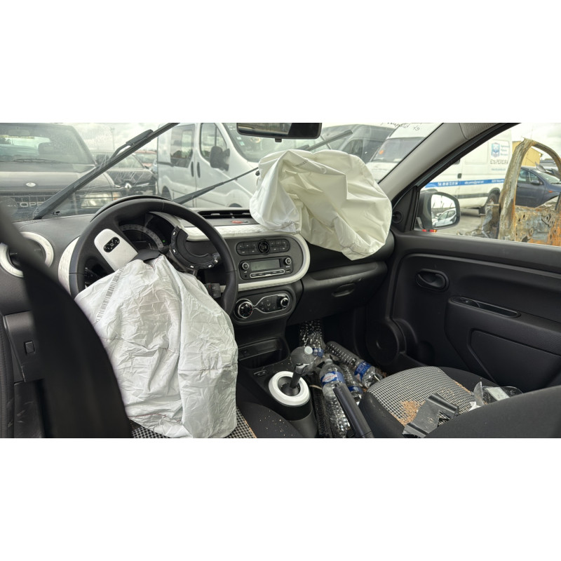 RENAULT TWINGO 3 PHASE 2 ZE Photo n°14