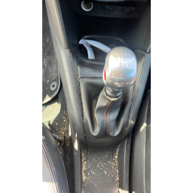 PEUGEOT 208 1 PHASE 1 1.6 THP - 16V TURBO Photo n°8