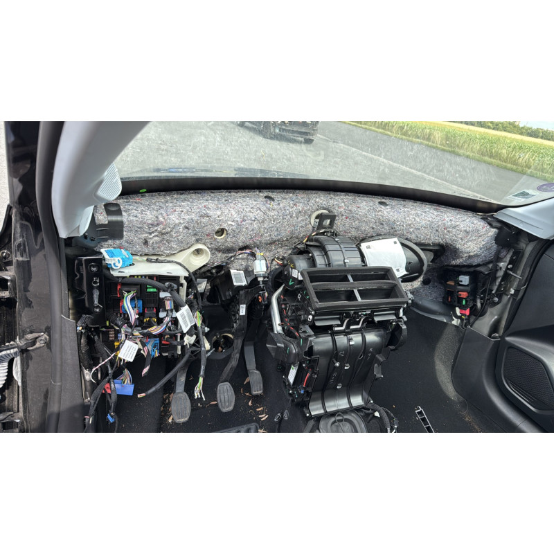 PEUGEOT 208 2 PHASE 1 1.2 VTI - 12V Photo n°16