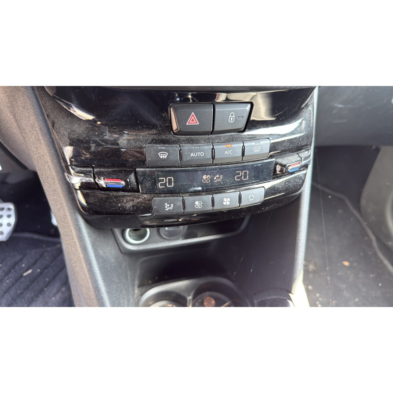 PEUGEOT 208 1 PHASE 2 1.2 PURETECH - 12V TURBO Photo n°17