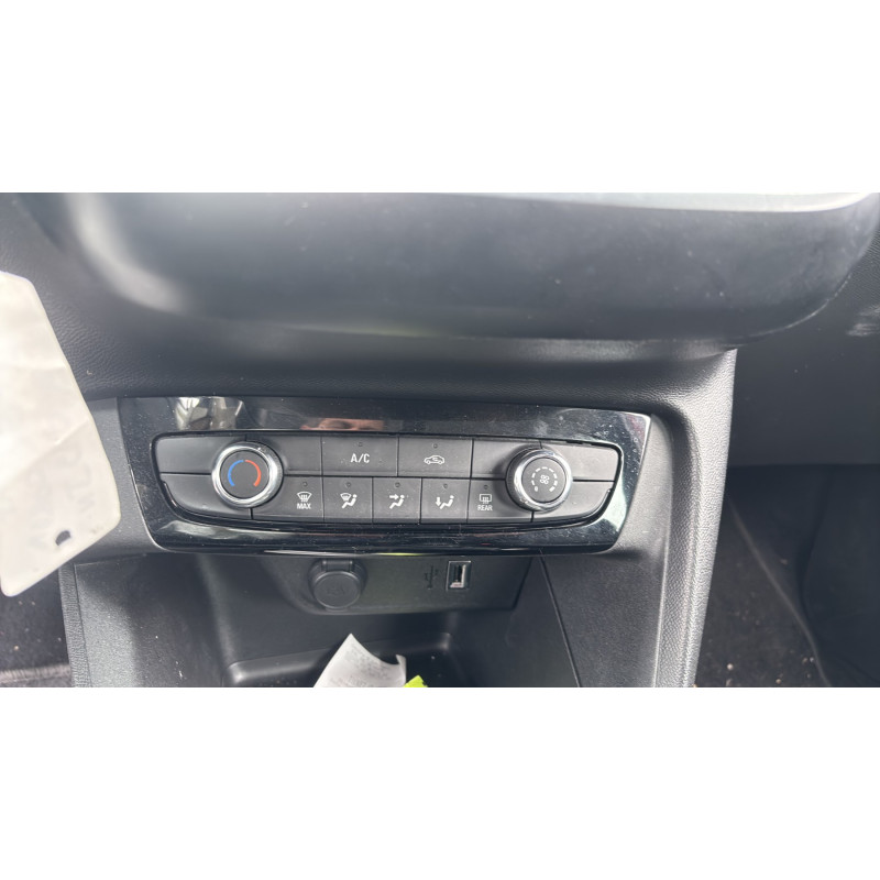 OPEL CORSA F PHASE 1 1.2i - 12V TURBO Photo n°5