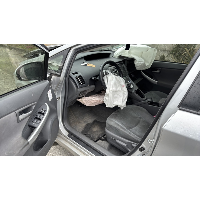 TOYOTA PRIUS 3 PHASE 1 1.8i - 16V HYBRID Photo n°9