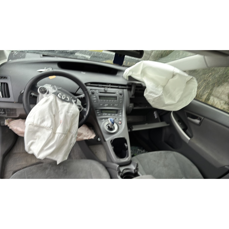 TOYOTA PRIUS 3 PHASE 1 1.8i - 16V HYBRID Photo n°12