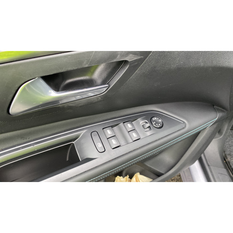 PEUGEOT 5008 2 PHASE 2 1.2 PURETECH - 12V TURBO HYBRID Photo n°14