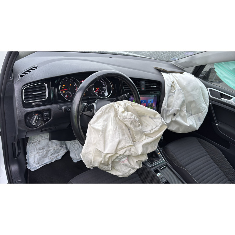VOLKSWAGEN GOLF 7 PHASE 1 1.2 TSI - 16V TURBO Photo n°10