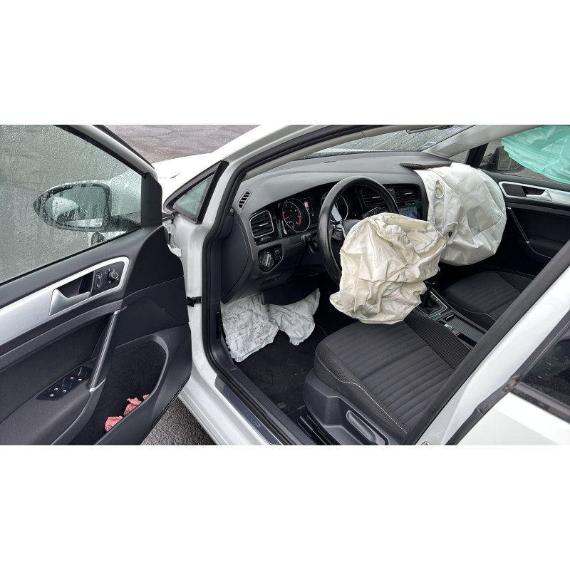 VOLKSWAGEN GOLF 7 PHASE 1 1.2 TSI - 16V TURBO Photo n°12