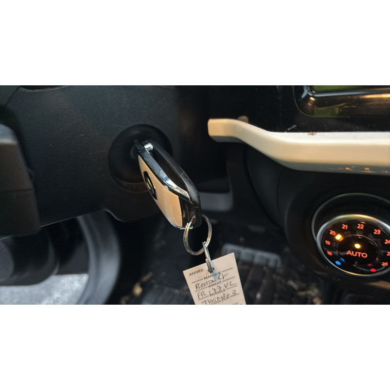 RENAULT TWINGO 3 PHASE 2 0.9i - 12V TURBO TCE 95 Photo n°16