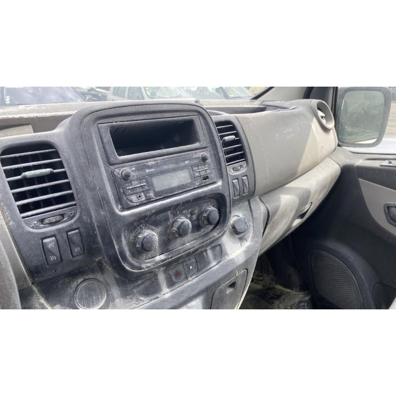 RENAULT TRAFIC 3 COURT PHASE 1 1.6 DCI - 16V TURBO Photo n°12