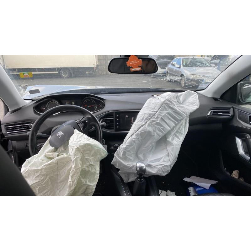 PEUGEOT 308 2 PHASE 1 1.6 HDI - 8V TURBO Photo n°6