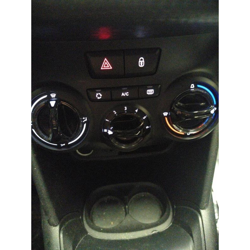 PEUGEOT 208 1 PHASE 2 1.2 VTI - 12V Photo n°9