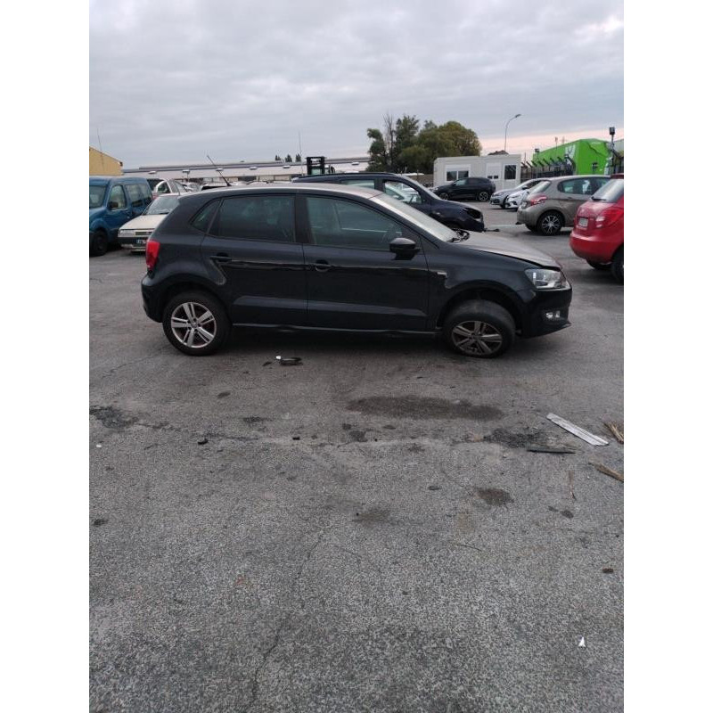 VOLKSWAGEN POLO 5 PHASE 1 1.6 TDI - 16V TURBO Photo n°1