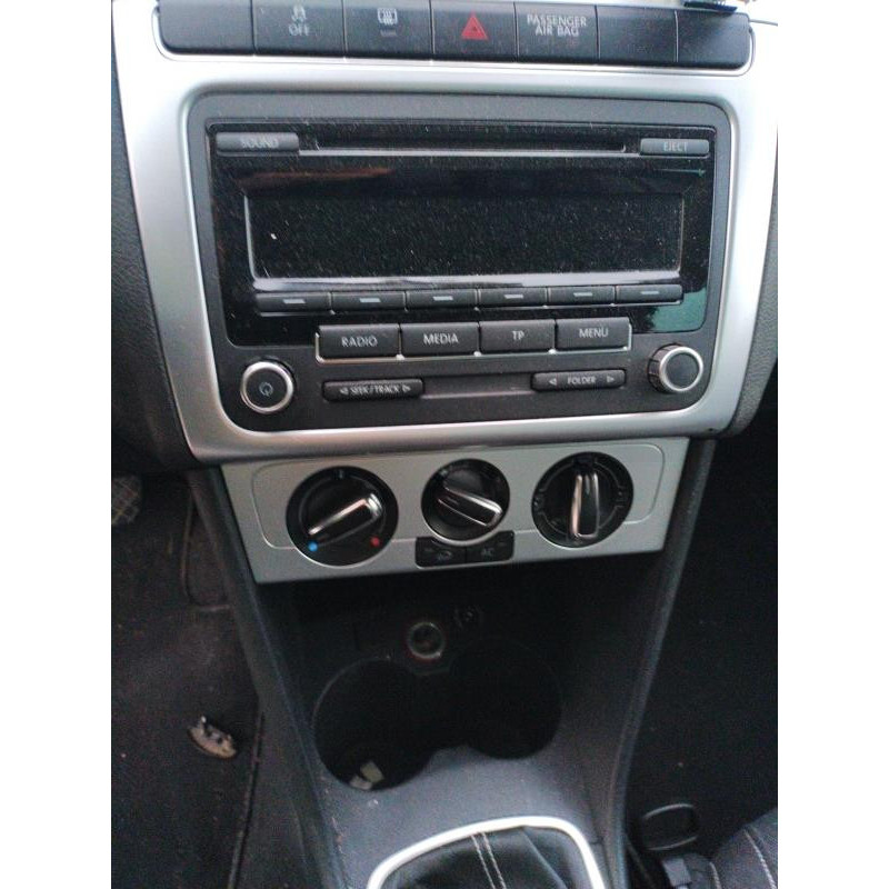 VOLKSWAGEN POLO 5 PHASE 1 1.6 TDI - 16V TURBO Photo n°9