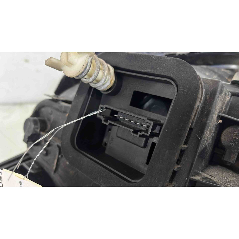 Feu arriere principal droit (feux) VOLKSWAGEN POLO 5 Photo n°3