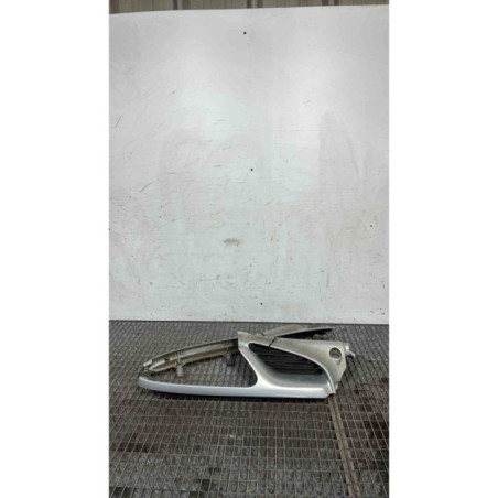 Calandre RENAULT MEGANE 1