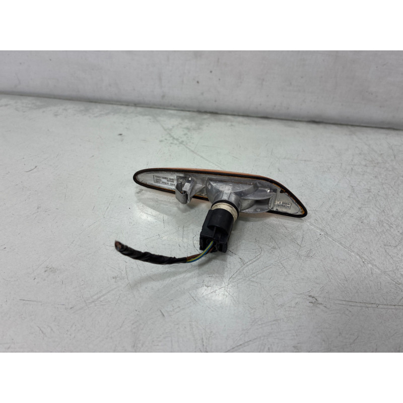 Repetiteur clignotant avant gauche (Feux) BMW X3 E83 Photo n°4