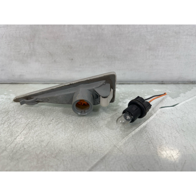 Repetiteur clignotant avant gauche (Feux) RENAULT SCENIC 2 Photo n°2