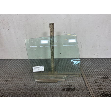 Vitre arriere droit SUZUKI SWIFT 4