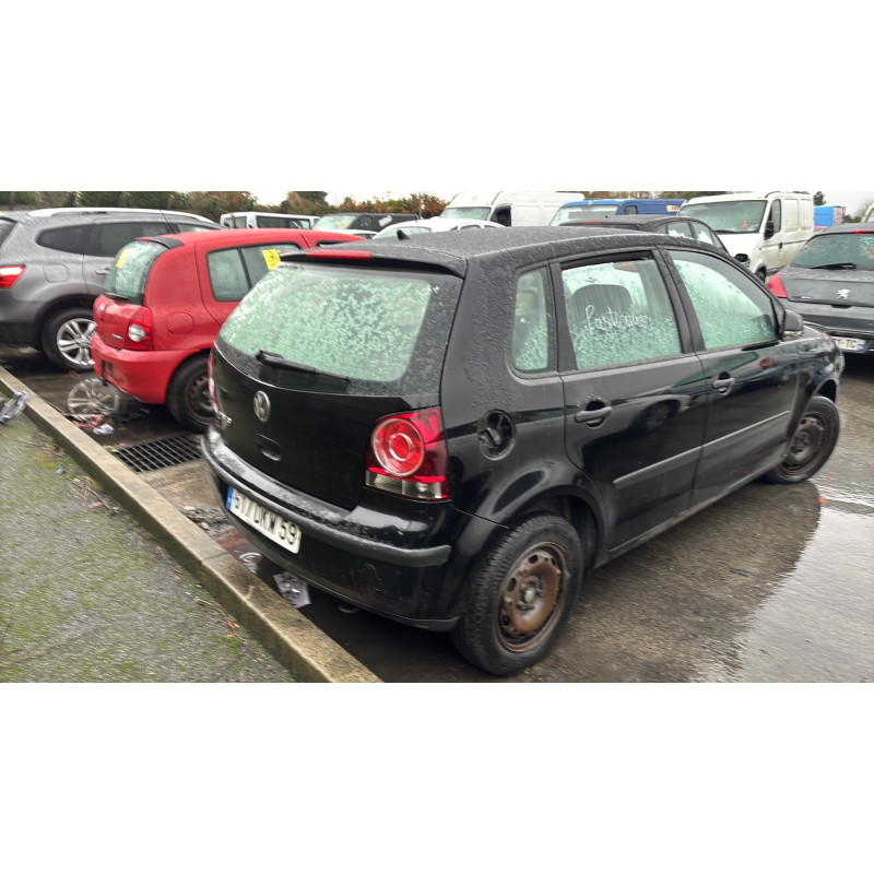 Malle/Hayon arriere VOLKSWAGEN POLO 4 Photo n°7