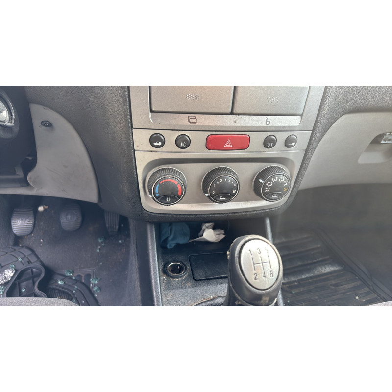 Porte avant gauche ALFA ROMEO 147 Photo n°20