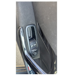 Anti brouillard arriere PEUGEOT 208 1